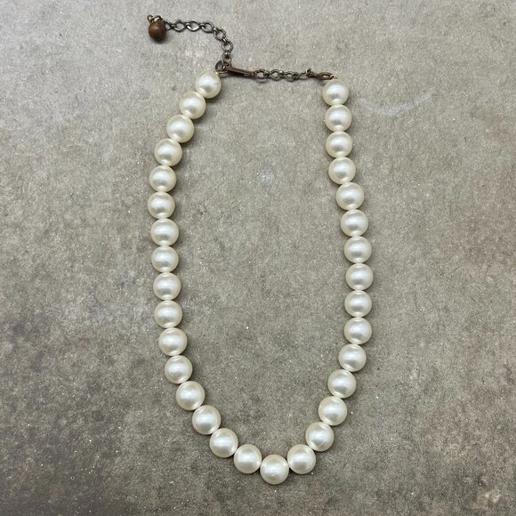 Vintage Single Strand Faux Ivory Pearl Necklace with Hook and Eye Closure - Picture 1 of 4